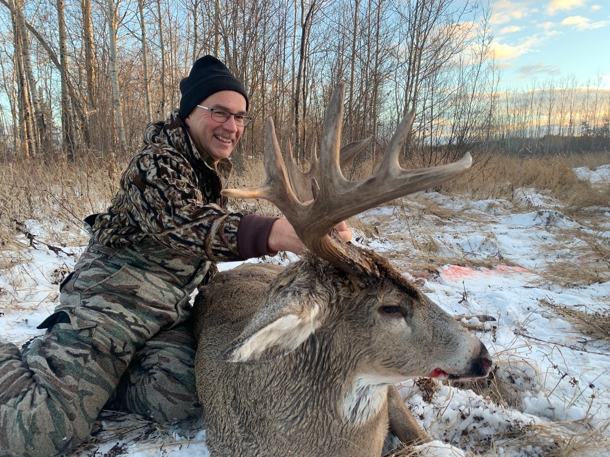 Northern Alberta Whitetail Hunts